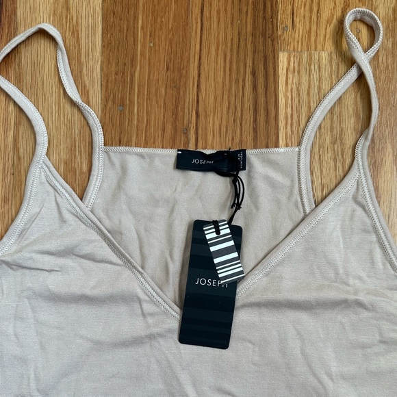 NWT Racer Back V-front Tank Top - Picture 3 of 7